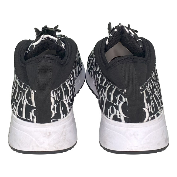 Zapatos Deportivos Negro y Blanco- 40